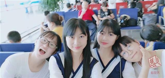 牛！双胞胎姐妹闯过自主招生三关，同被武大色小说
录取